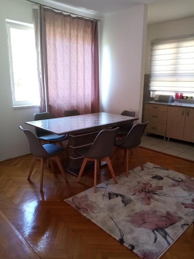 Apartments Suzana ชาพลินา ภายนอก รูปภาพ
