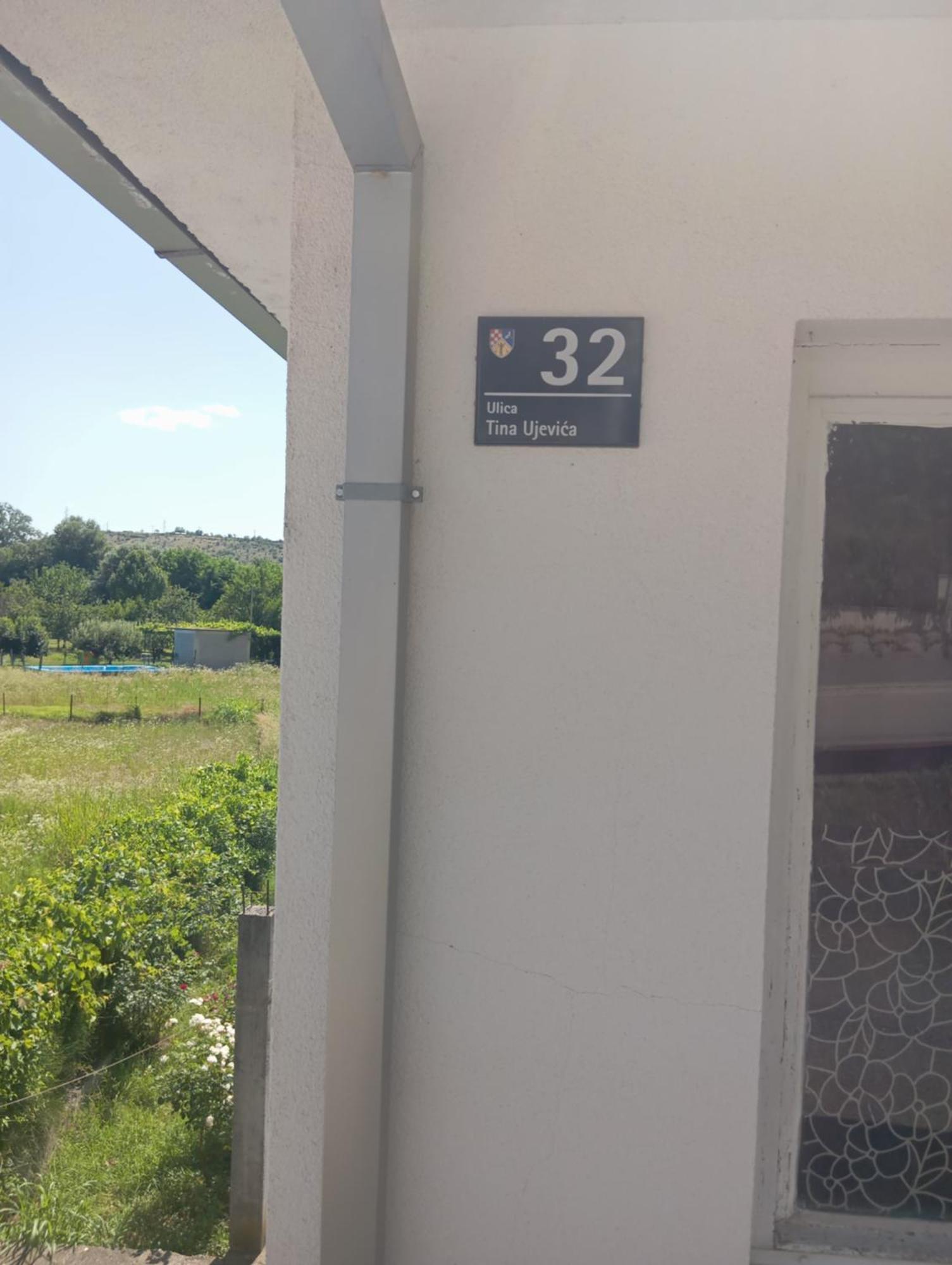 Apartments Suzana ชาพลินา ภายนอก รูปภาพ
